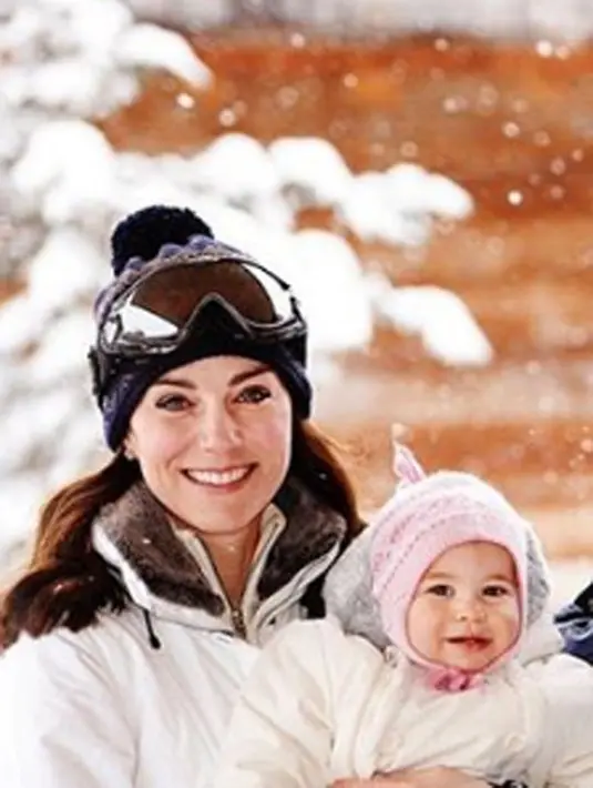 Pihak resmi kerajaan Inggris tak lupa mengunggah foto kelucuan Princess Charlotte di akun resminya. (viainstagram@keningstonroyal/Bintang.com)