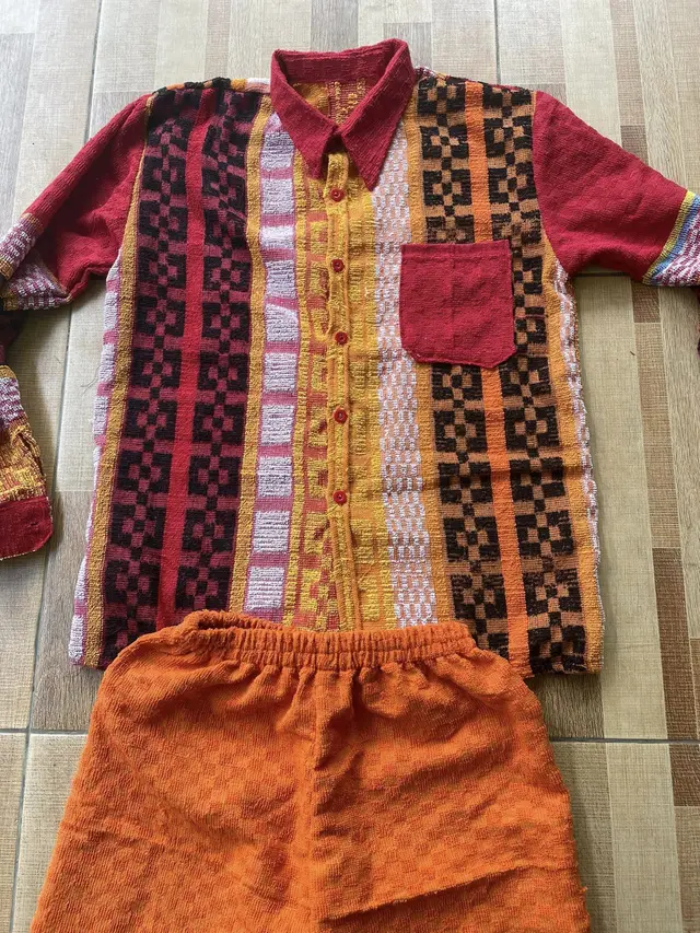 7 Potret Baju Couple Lebaran yang Terbuat dari Handuk, Hasil Keren