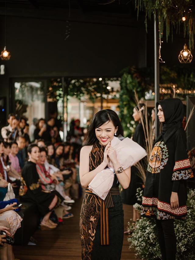 810 Koleksi Model Baju Batik Dea Valencia Terbaru