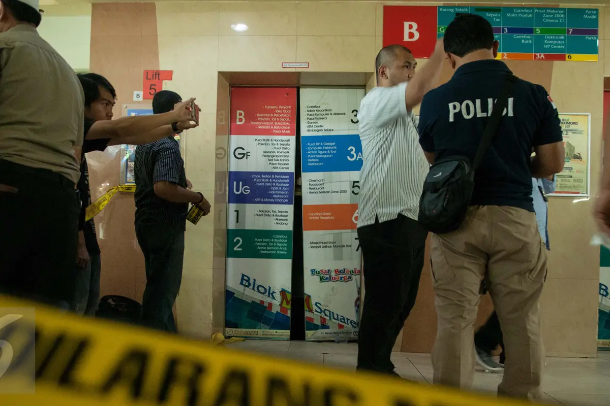 20170317-Lift Pengunjung Mal di Blok M Square Jatuh-Gempur
