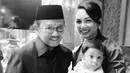 Selain berolahraga, belanja, dan liburan, Andien Aisyah juga sudah mempertemukan anak laki-lakinya yang lahir pada 7 Januari 2017 lalu dengan seorang tokoh hebat Indonesia, yakni mantan Presiden Indonesia, BJ Habibie. (Instagram/andienaisyah)