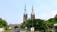 Kesiapan Gereja Katedral Jakarta Jelang Perayaan Natal 2022. Foto: Ade Nasihudin/Liputan6.com.