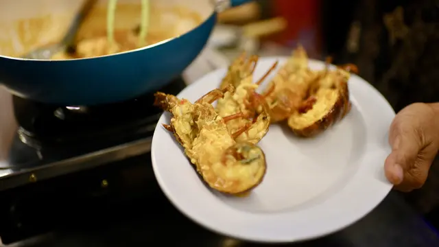 Lobster saus padang yang menggugah selera. (Dok Danone Indonesia)