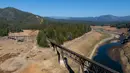 Danau Shasta seluas 12.000 hektar ini merupakan waduk terbesar di California, yang dipegang oleh Shasta Dam raksasa, bendungan terbesar kedua di Amerika Serikat setelah Grand Coulee . (JOSH EDELSON / AFP)