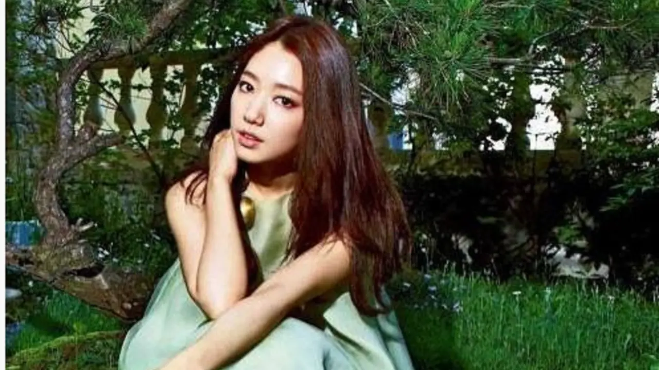 Terlalu Eksis, Park Shin Hye Buat Negaranya Bangga