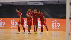 Selebrasi pemian Timnas Futsal Putra Indonesia usai mencetak gol ke gawang Thailand dengan skor 6-1, di Nontabhuri Stadium, Jumat (19/12/2025). (Dok. Federasi Futsal Indonesia)