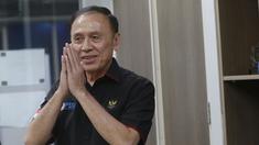 Ketua Umum PSSI, Mochamad Iriawan terus melakukan kunjungan ke beberapa kantor media nasional untuk menyikapi terhentinya Kompetisi Liga 1 sebagai imbas Tragedi Kanjuruhan dan rencana PSSI untuk menggelar Kongres Luar Biasa (KLB). Pada Selasa siang (1/11/2022) giliran SCTV yang mendapat kunjungan di SCTV Tower, Senayan, Jakarta. (Bola.com/M Iqbal Ichsan)