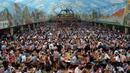 Oktoberfest adalah tradisi unik di Jerman. Ribuan orang berkumpul dan meminum bir bersama-sama, Jerman, Minggu (5/10/2014) (AFP PHOTO/CHRISTOF STACHE)