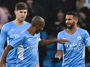 Duel dua pemuncak kasta tertinggi sepak bola Inggris tersaji di babak keempat Piala FA 2021/2022, Sabtu (5/2/2022). Manchester City di kubu Premier League berhasil menyingkirkan pemuncak Championship, Fulham via kemenangan 4-1 usai tertinggal lebih dahulu. (AFP/Paul Ellis)