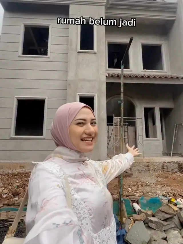 Nadzira Shafa Bangun Rumah