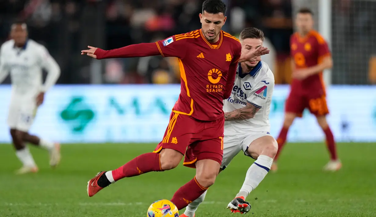 Hellas Verona benar-benar menipiskan selisih pada menit ke-76. Sepakan keras Folorunsho dari luar kotak penalti gagal dihentikan oleh Patricio. (AP Photo/Andrew Medichini)