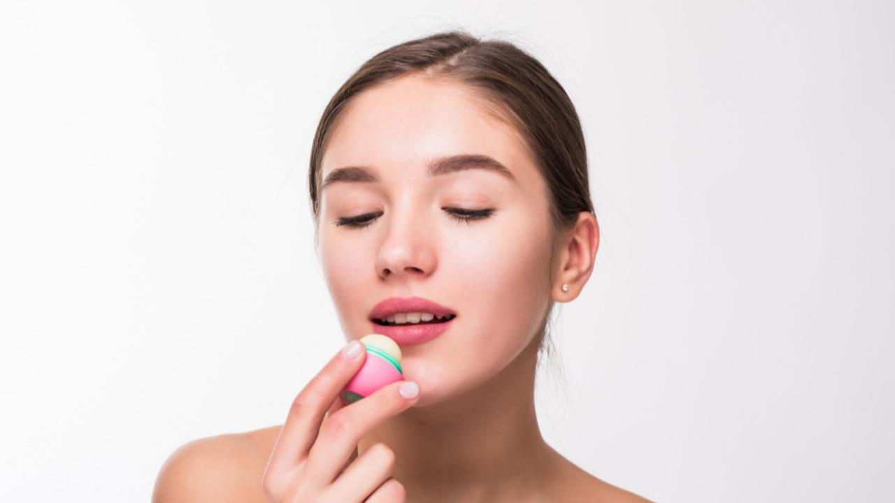 Rahasia Bibir Lembap dan Sehat: Kandungan Hyaluronic Acid & Peptide