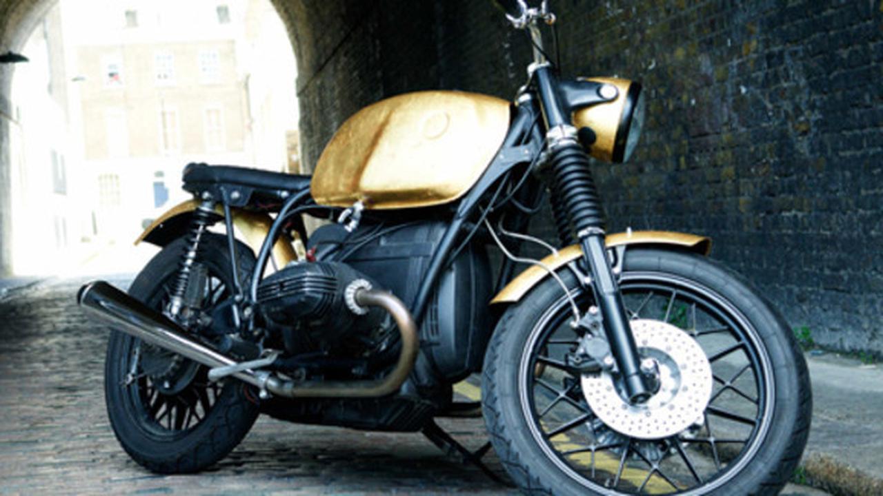 Motor Retro BMW R80/7 Berlapis Emas (Autoevolution)