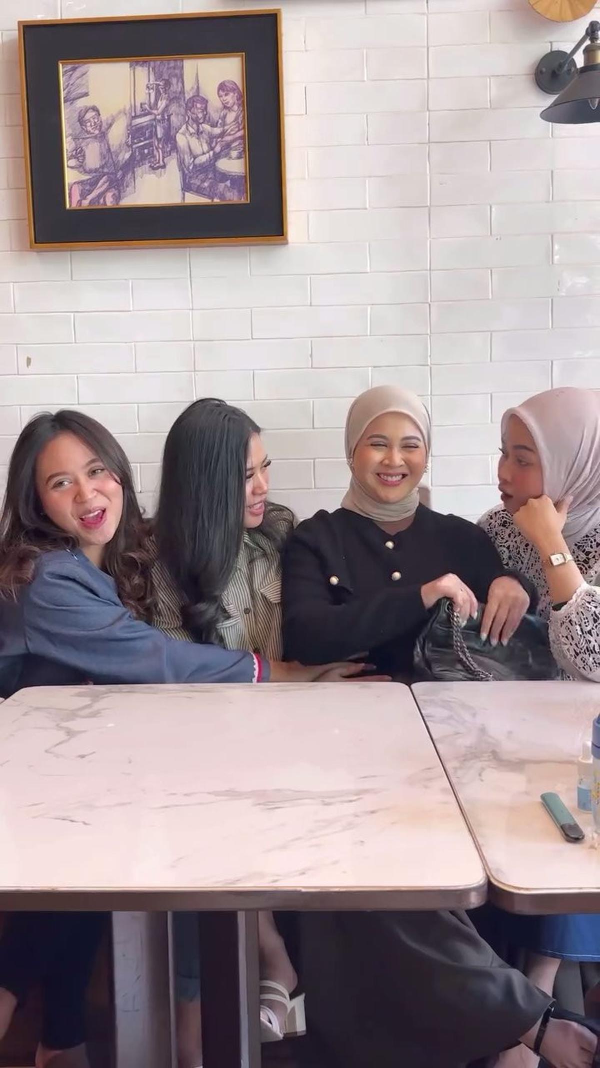 Reaksi Sahabat Saat Diberitahu Kesha Ratuliu Hamil Anak Ketiga, Semua Kaget dari Syifa Hadju - Aurel Hermansyah