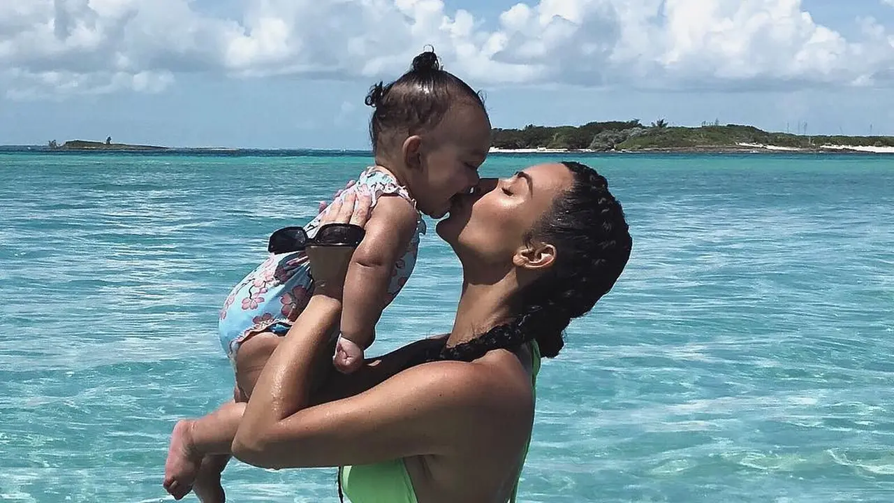 [Bintang] Kim Kardashian - Chicago West