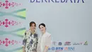 Gigi membagikan beberapa potret dalam acara tersebut. Diantaranya foto  bareng dengan Najwa Shihab. "Istana Berkebaya (emoji  hati),"  tulis Nagita Slavina. [Instagram/raffinagita1717]