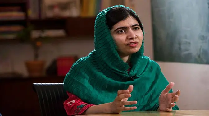 Malala Yousafzai sedang berdiskusi tentang pentingnya pendidikan untuk anak perempuan (Foto: Apple)