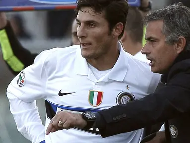 Tidak ada keraguan tentang seberapa besar legenda Javier Zanetti bagi Inter Milan. Dipadukan dengan mentalitas kemenangan Mourinho, ia mampu menyabet treble kontinental bersejarah di musim 2009-10. Zanetti tampil sebanyak 106 kali di bawah asuhan Mourinho. (AFP/Fabio Muzzi)