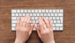 Mau Ngetik Tanpa Harus Ribet Soal Kabel? Cek Rekomendasi Wireless Keyboard di Sini!