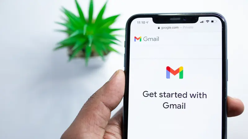 Gmail. Solen Feyissa/Unsplash