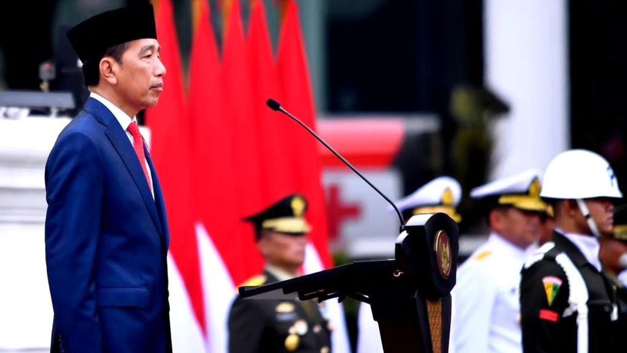 Presiden Jokowi Pimpin Upacara Praspa TNI-Polri