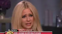 Dalam wawancara dengan Good Morning America, Avril Lavigne tak mampu menahan tangis saat menceritakan tentang penyakitnya.