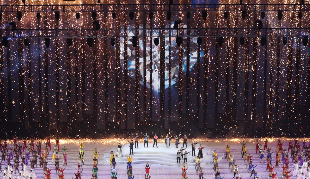 Suasana kemeriahan saat upacara pembukaan SEA Games 2019 di Philipine Arena Bulacan, Manila, Sabtu (30/11). Pesta olahraga se-Asia Tenggara ini akan berlangsung hingga 11 Desember. (Bola.com/M Iqbal Ichsan)