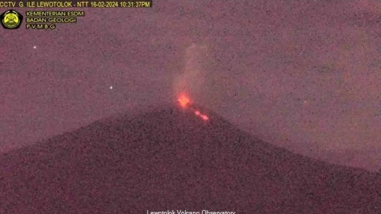Gunung Ili Lewotolok NTT