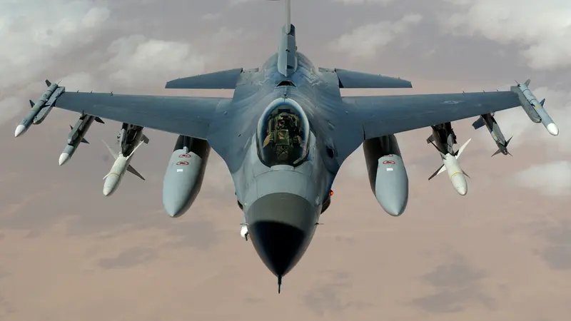 Jet Tempur F-16 Fighting Falcon