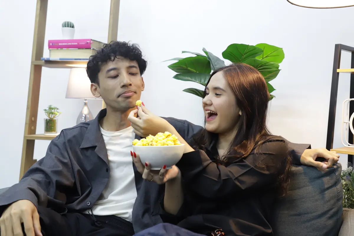 couple desember makin cinta