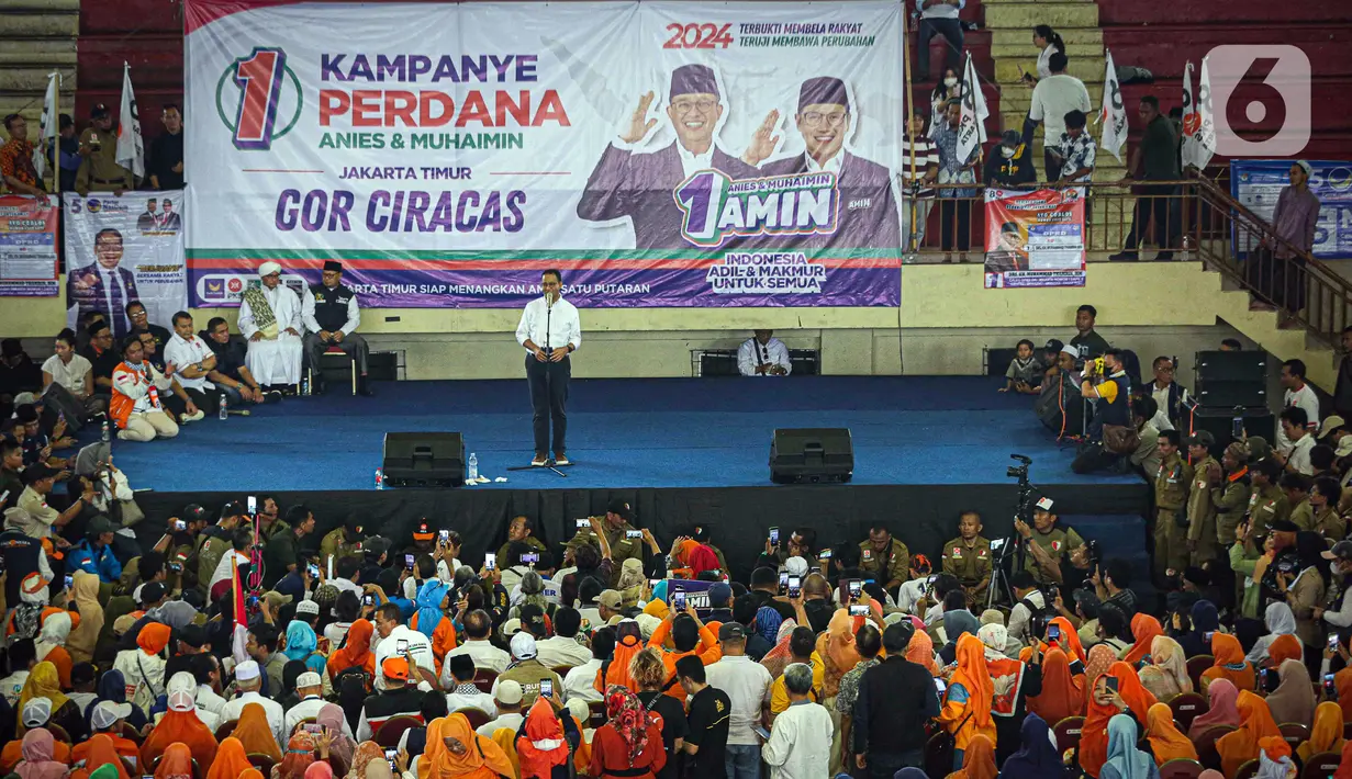 Dalam orasinya, Anies meminta kepada pendukungnya tidak hanya memenangkan capres-cawapres, tapi juga caleg-caleg dari partai pengusung. (Liputan6.com/Faizal Fanani)