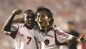 Cerita Baihakki Khaizan soal Tekel yang Mematahkan Pergelangan Kaki Boaz Solossa di Piala Final AFF 2004: Sama Sekali Tidak Ada Niat