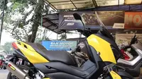 Yamaha XMax dengan knalpot Akrapovic