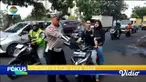 Simak informasi dalam Fokus Pagi edisi (28/07) dengan pilihan topik-topik sebagai berikut, Tak Terima Dirazia Polisi, Pengendara Marah, Polisi Diserang Warga, Kabel Udara Terbakar Hanguskan Bangunan.