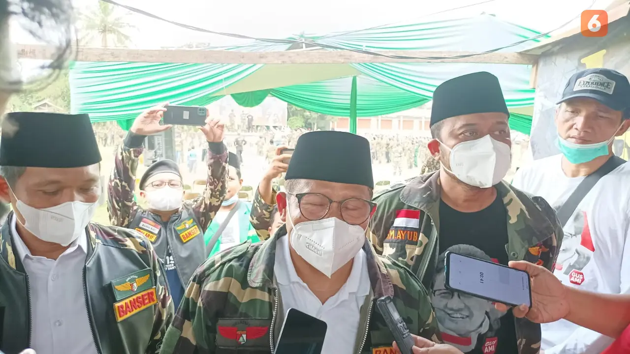 Ketua Umum PKB Muhaimin Iskandar (Tengah) saat di Jember. (Hermawan Arifianto/Liputan6.com)