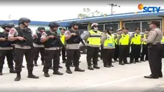 Sementara itu, tim penembak jitu dengan enam sepeda motor menyisir jalan tol sampai batas yang telah ditentukan.