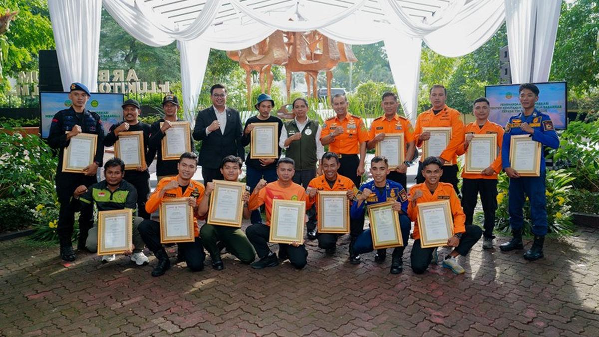 Menteri Kehutanan Apresiasi dan Mengundang Tim Evakuasi Pendaki Brasil di Gunung Rinjani ke Jakarta