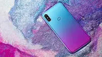 Smartphone terbaru Motorola, Moto P30. (Foto: The Verge)