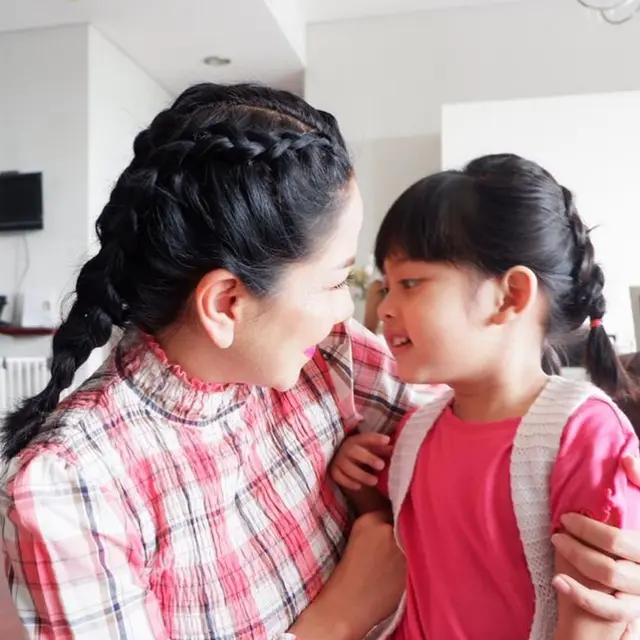 Potret Venna Melinda dan Vania Athabina