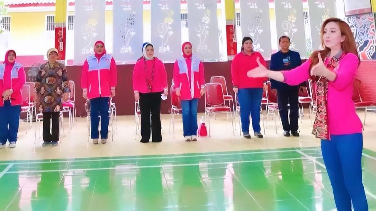 Kunjungan itu dilakukan dalam rangka untuk merayakan Hari Anak Nasional yang jatuh dua hari setelahnya yaitu 23 Juli.