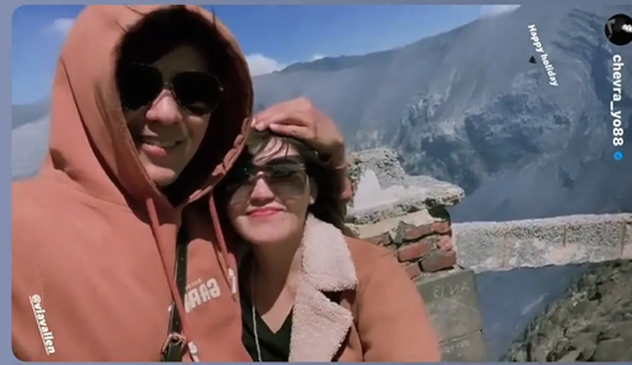 Via Vallen dan Chevra Yolandi (Instagram/viavallen)