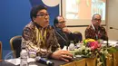 Sekjen ASTVI Neil R. Tobing (kiri) memberi keterangan kepada awak media saat World Press Freedom Day di JCC (4/5). UU tersebut terkait tentang penyiaran yang saat ini menjadi salah satu program legialasi nasional. (Liputan6.com/Angga Yuniar)