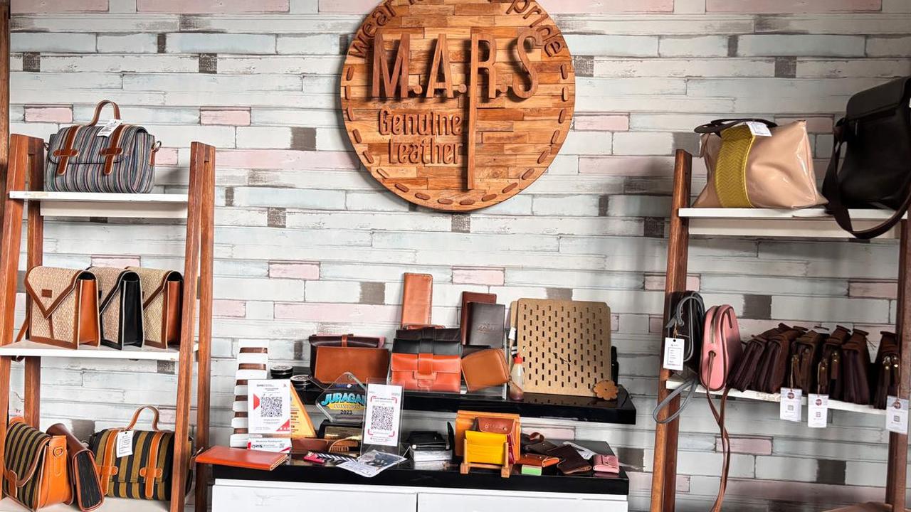 Workshop M.A.R.S Genuine Leather di Pakem, Sleman.