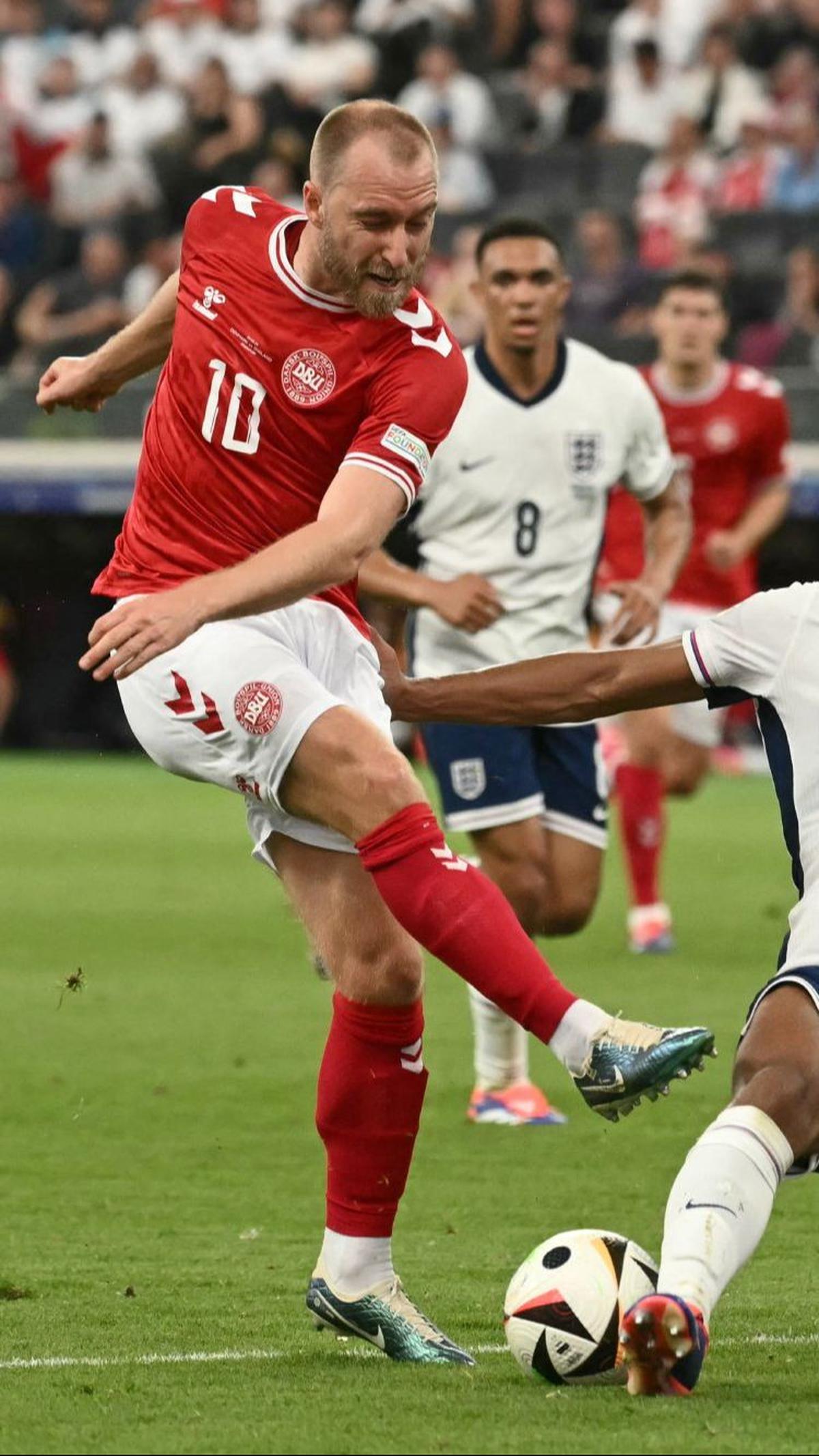 Denmark mencoba tampil menyerang sejak menit awal. Beberapa percobaan dilancarkan Chrsitian Eriksen dan kawan-kawan.&nbsp;Foto: AFP