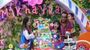 Pasangan Nia Ramadhani dan Ardie Bakrie baru saja menggelar pesta ulang tahun anak pertamanya. Ultah ke-5, Mikhayla Bakrie berlangsung meriah dengan mengusung tema Trolls pada Jumat (2/6/2017). (Nurwahyunan/Bintang.com)