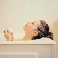 Mau pergi ke mana pada perayaan global di bulan Desember ini? Jangan bingung kamu bisa ikuti tips dari Bintang.com ini. (Ilustrasi: thefashionsupernova.com)