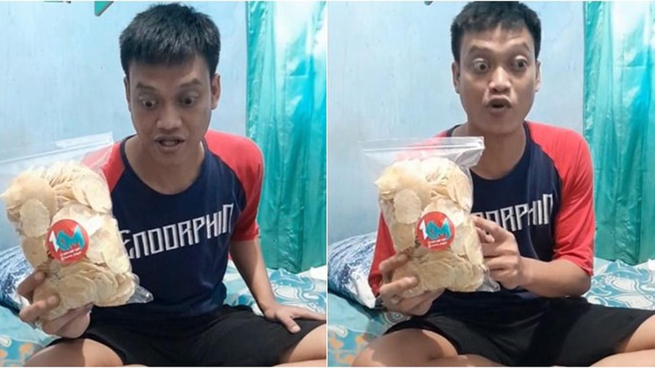 Viral, Video Mantan Kiper Timnas Kurnia Meiga Kini Jualan Keripik dan Jersey