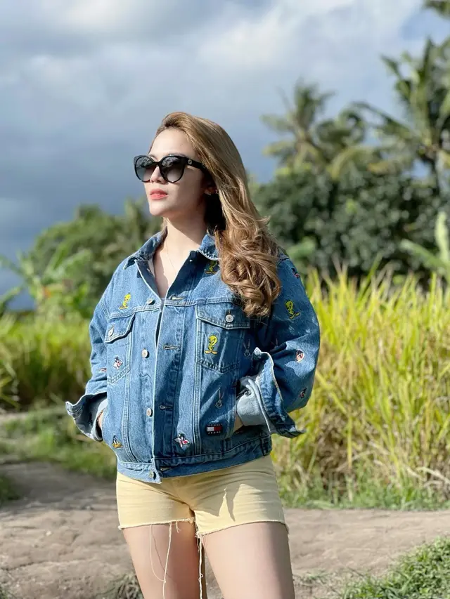 5 Potret Dara Rafika Eks Trio Macan saat Liburan Ke Yogyakarta