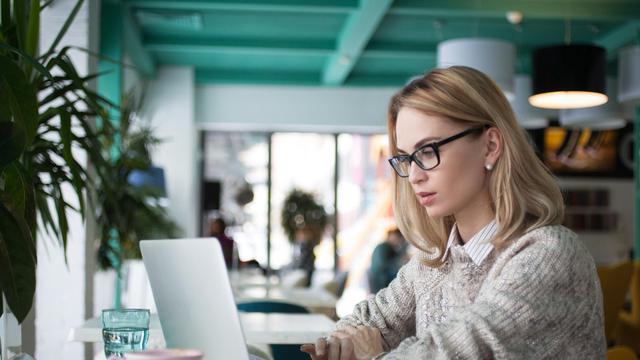 Kacamata baca (iStock)