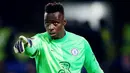 Edouard Mendy - Kiper asal Senegal ini tak dipungkiri adalah penjaga gawang andalan Tuchel. Meski telah berjasa dan menjadi pilihan utama di Chelsea namun gajinya tak cukup besar dibanding pemain pelapis The Blues lainnya. Saat ini Mendy menerima bayaran 52 ribu Pounds perminggu. (AFP/Adrian Dennis)